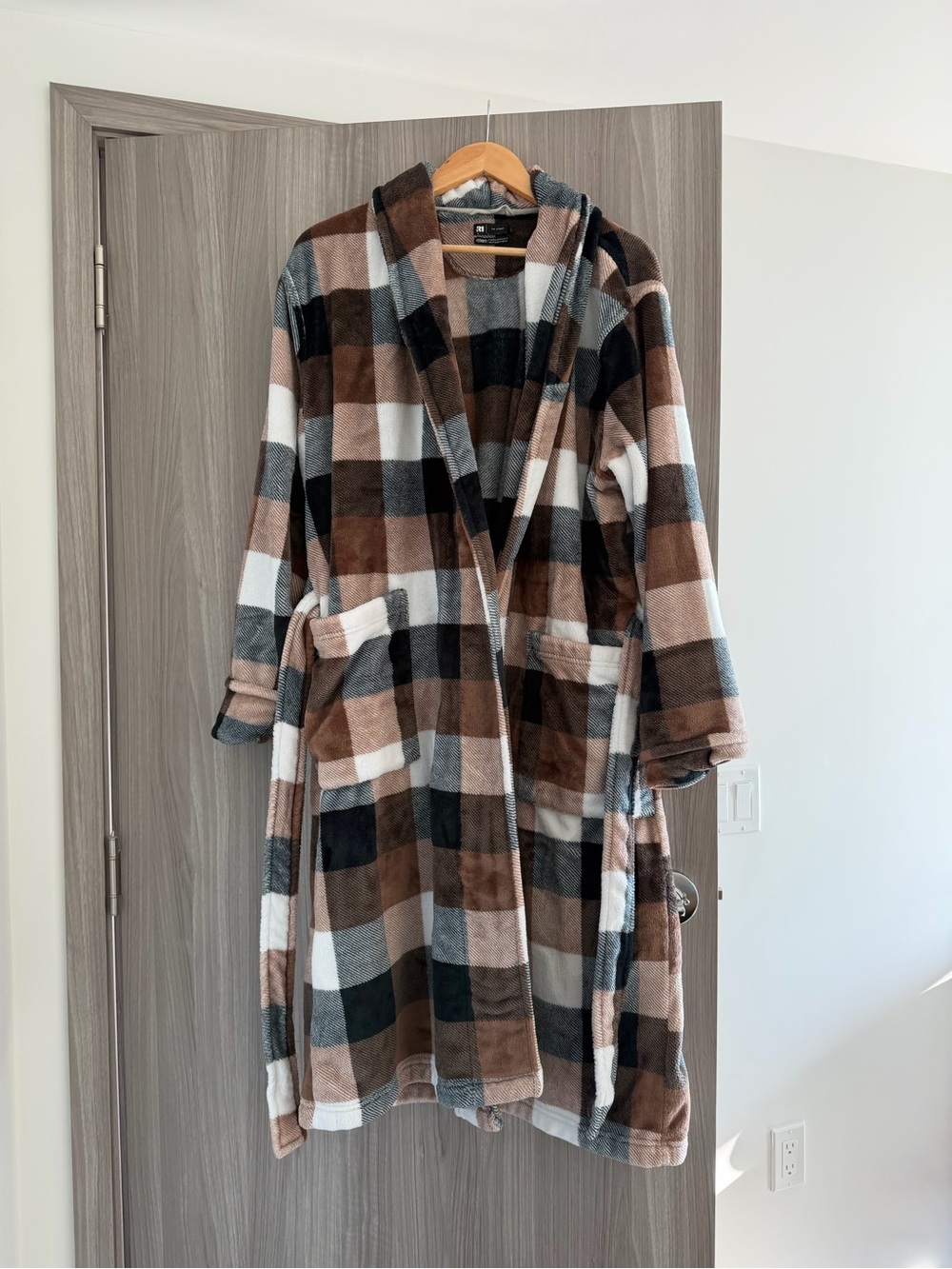 Le 31 Simons Cozy Plaid Fleece Robe Jacket - Brown/Black/White